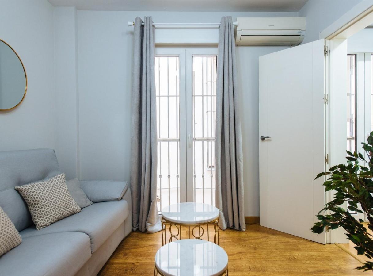 Feijoo Suite Apartment Севилья Экстерьер фото
